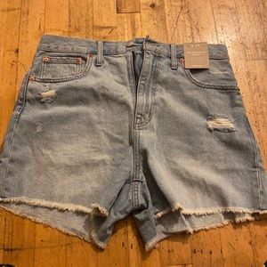 Madewell, THE MOMJEAN SHORT. High fitted waist with slight A-line leg. Size W 29
